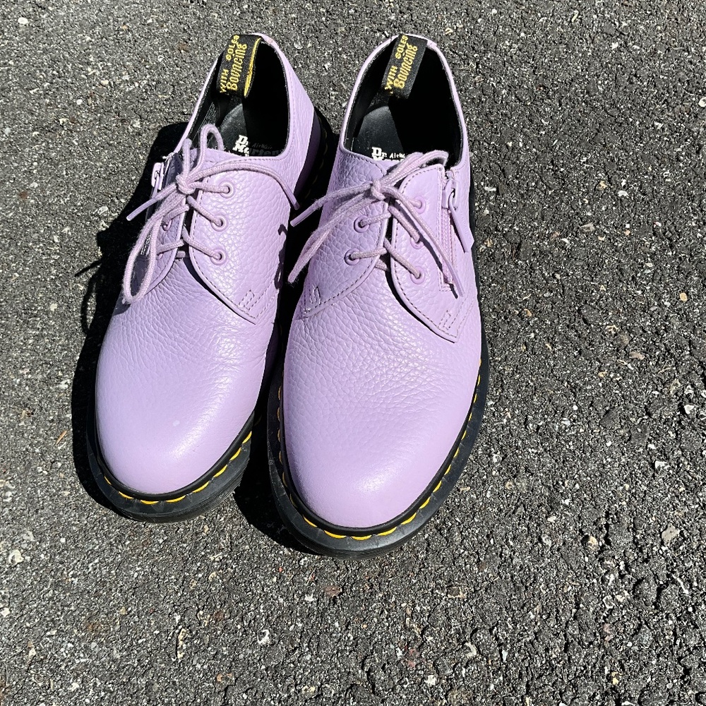 Dr. Martens 1461 Zip Leather Oxford shoes, Size: 7 women/ 6 men